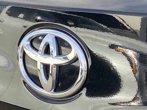 Certified 2023 Toyota Corolla Cross XLE FWD image 4