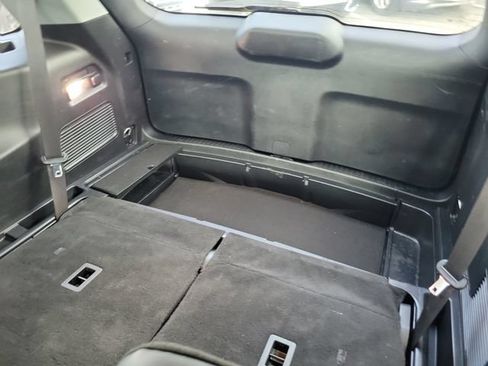 Used 2023 Ford Explorer XLT w/ Equipment Group 202A RWD image 9
