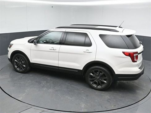Certified 2018 Ford Explorer XLT w/ Equipment Group 202A image 50
