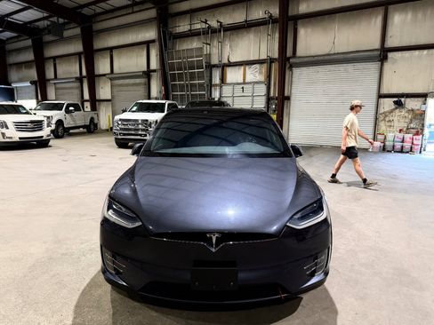 Used 2016 Tesla Model X Performance AWD/4WD image 10