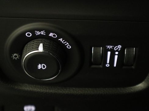 New 2025 Jeep Grand Cherokee Limited image 33