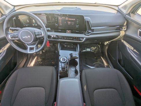 Used 2025 Kia Sportage LX image 16