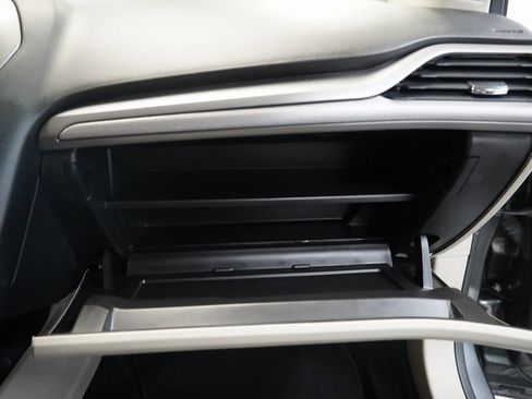 Used 2019 Ford Fusion SE image 34