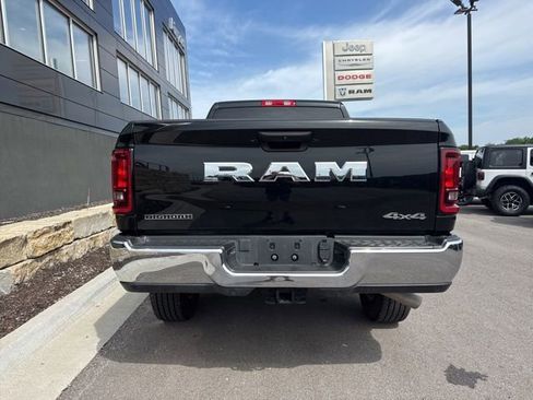 Used 2025 RAM 2500 Big Horn AWD/4WD image 4