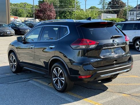 Used 2019 Nissan Rogue SV w/ Premium Package AWD/4WD image 3