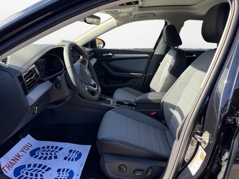 New 2026 Volkswagen Jetta SE image 9