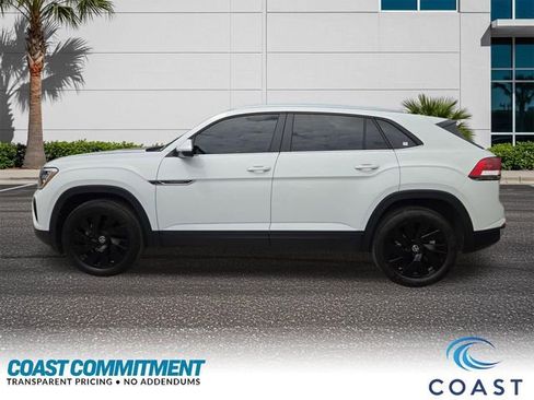 Used 2024 Volkswagen Atlas Cross Sport SE FWD image 9