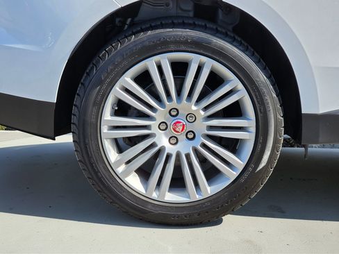 Used 2019 Jaguar F-PACE Portfolio image 7