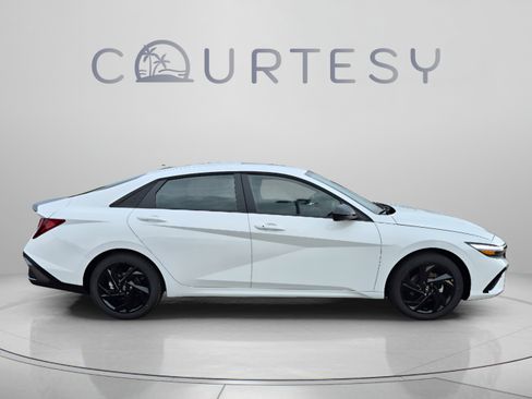 New 2026 Hyundai Elantra SEL Sport FWD image 6