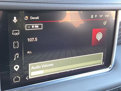 Used 2024 GMC Yukon XL Denali w/ Advanced Technology Package image 26