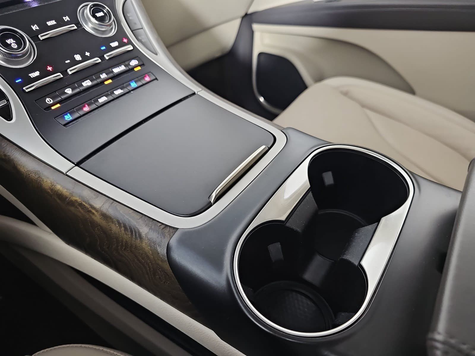 Used 2019 Lincoln Nautilus Reserve FWD image 24
