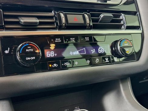 Certified 2024 Nissan Pathfinder SV image 17