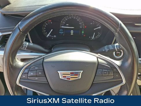 Used 2018 Cadillac XT5 AWD image 4
