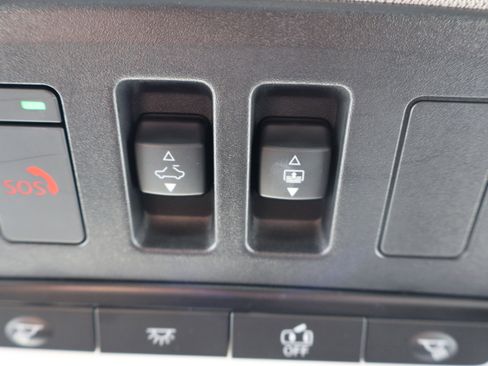 Used 2023 Nissan Rogue Platinum w/ Platinum Premium Package image 28