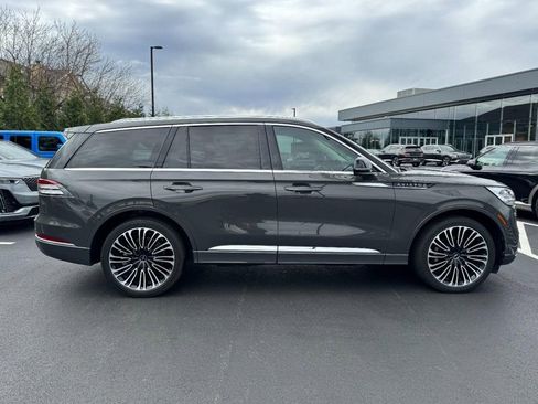 Used 2024 Lincoln Aviator Black Label w/ Dynamic Handling Package image 2