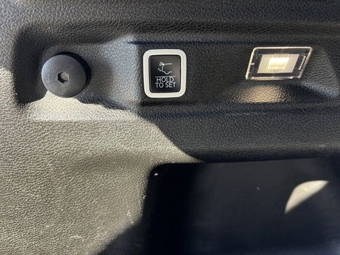 Used 2024 Jeep Grand Cherokee L Laredo image 25