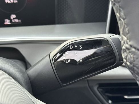 New 2026 Volkswagen Tiguan SE R-Line FWD image 13