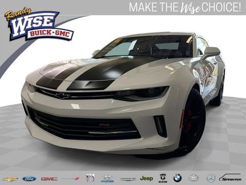 Certified 2017 Chevrolet Camaro LT RWD image 1