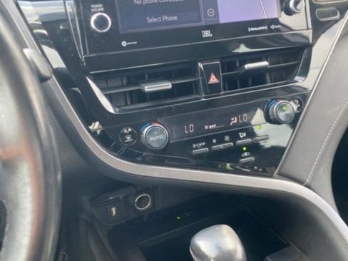 Used 2022 Toyota Camry XSE w/ Navigation Package image 25