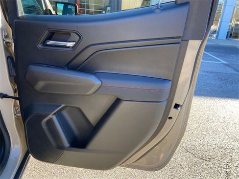 Used 2023 Chevrolet Colorado Z71 w/ Z71 Convenience Package 2 image 31