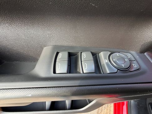 Used 2023 Chevrolet Silverado 1500 Custom image 10