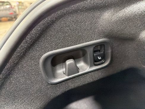 Used 2025 Mercedes-Benz C 300 4MATIC Sedan image 22