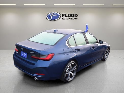 Used 2024 BMW 330i xDrive Sedan w/ Premium Package AWD/4WD image 4