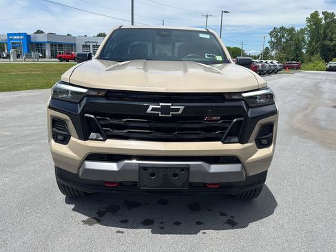 Used 2023 Chevrolet Colorado Z71 w/ Z71 Convenience Package 2 AWD/4WD image 2