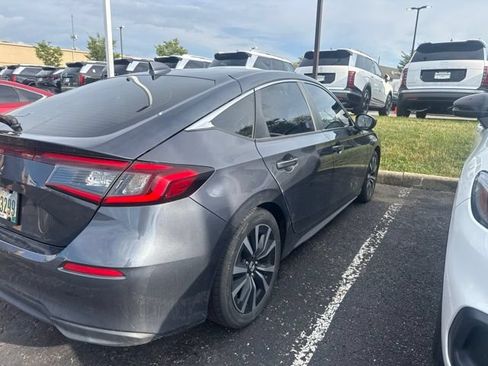 Used 2024 Honda Civic EX-L image 3