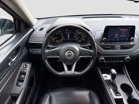 Used 2022 Nissan Altima 2.5 SR FWD image 17