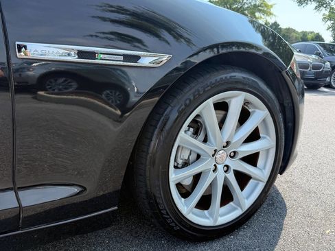 Used 2016 Jaguar XJ R-Sport image 14