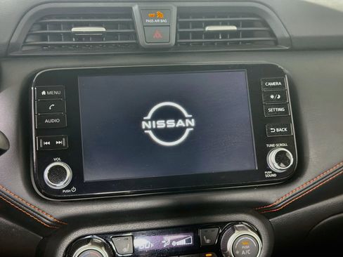 Used 2025 Nissan Versa SR FWD image 19