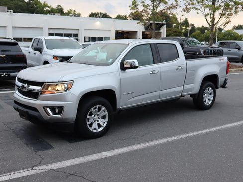 Used 2019 Chevrolet Colorado LT w/ Luxury Package, Chrome AWD/4WD image 16