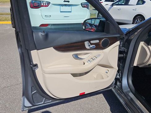 Used 2018 Mercedes-Benz C 300 Sedan image 15