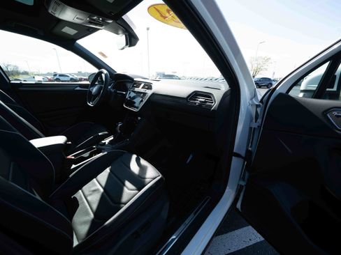 Used 2024 Volkswagen Tiguan SEL R-Line image 26