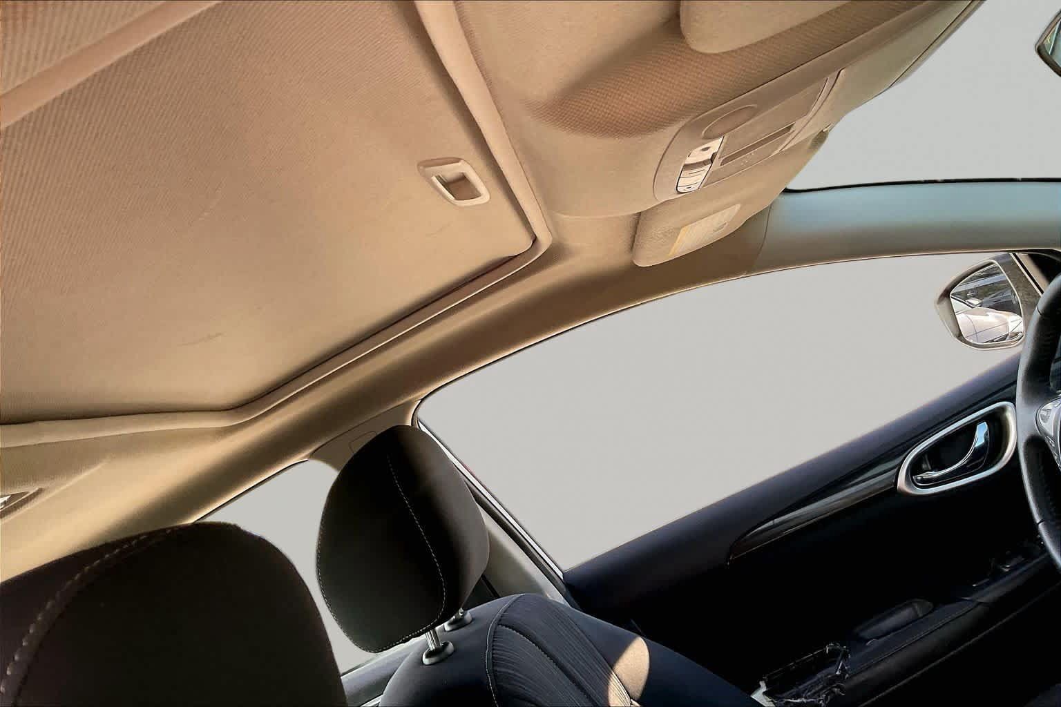 Used 2018 Nissan Sentra SV w/ Premium Package (P01) FWD image 14