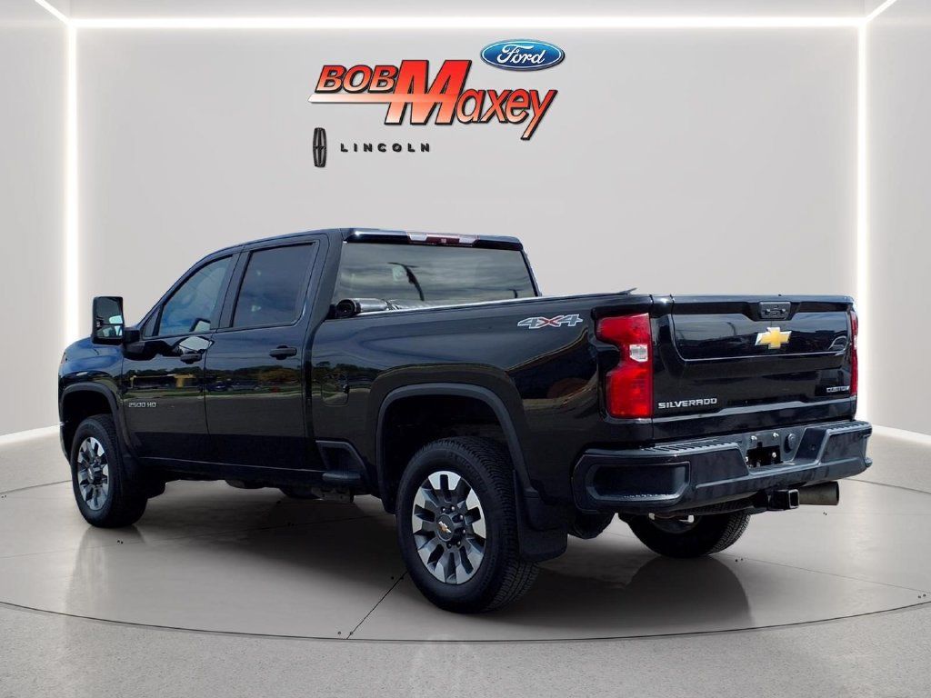 Used 2022 Chevrolet Silverado 2500 Custom w/ Custom Value Package AWD/4WD image 7