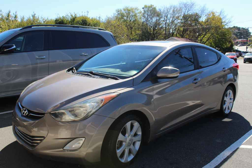 Used 2013 Hyundai Elantra Limited FWD image 1