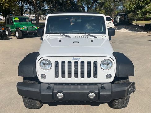 Used 2018 Jeep Wrangler Sport image 2