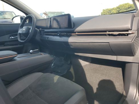 Certified 2025 Nissan Ariya FWD image 17