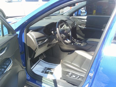 Used 2021 Cadillac XT4 Sport w/ Cold Weather Package AWD/4WD image 19