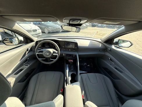 Used 2022 Hyundai Elantra SEL w/ Winter Weather Package FWD image 21