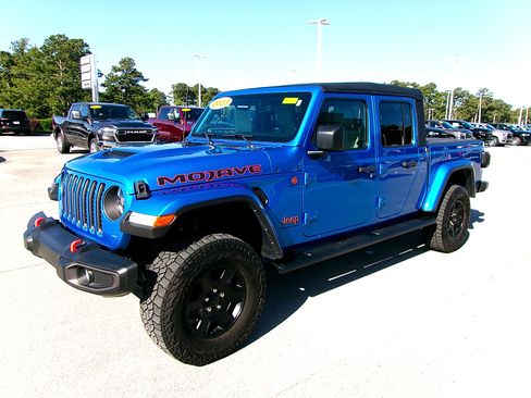 Used 2023 Jeep Gladiator Mojave w/ LED Lighting Group AWD/4WD image 2