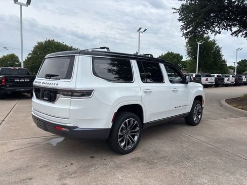Used 2022 Jeep Grand Wagoneer Series III w/ Flexible Seating Group AWD/4WD image 5