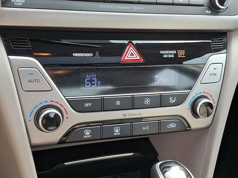 Used 2017 Hyundai Elantra Limited w/ Limited Tech Package 04 FWD image 16