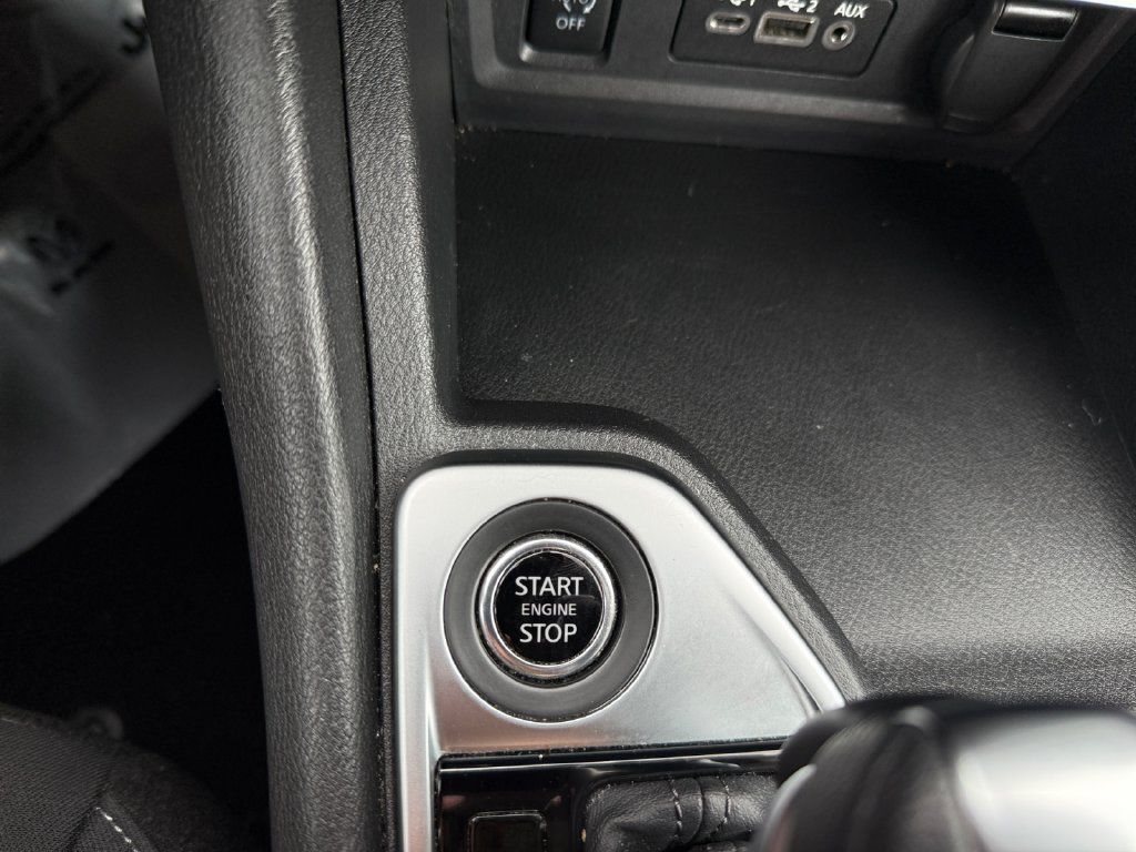 Used 2025 Nissan Sentra SV FWD image 32