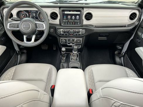 Used 2023 Jeep Wrangler Altitude image 21
