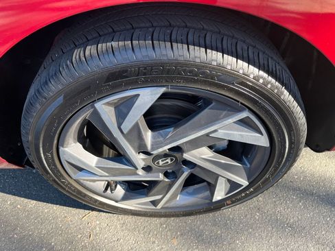 Used 2025 Hyundai Elantra SEL image 28