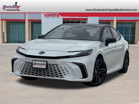Used 2025 Toyota Camry XSE w/ Premium Package FWD image 1