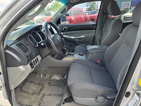 Used 2011 Toyota Tacoma PreRunner w/ TRD Sport Pkg RWD image 22